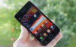 Samsung Galaxy S II trh� prodejn� rekordy, por�� iPhone 4